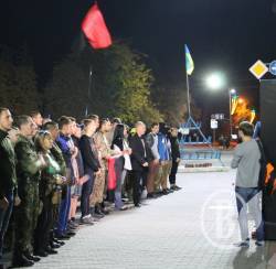 Патріоти пройшли маршем в Чернігові і скандували «Свободу політв’язням!» - фото, відео Патріоти пройшли маршем в Чернігові і скандували «Свободу політв’язням!» - фото, відео